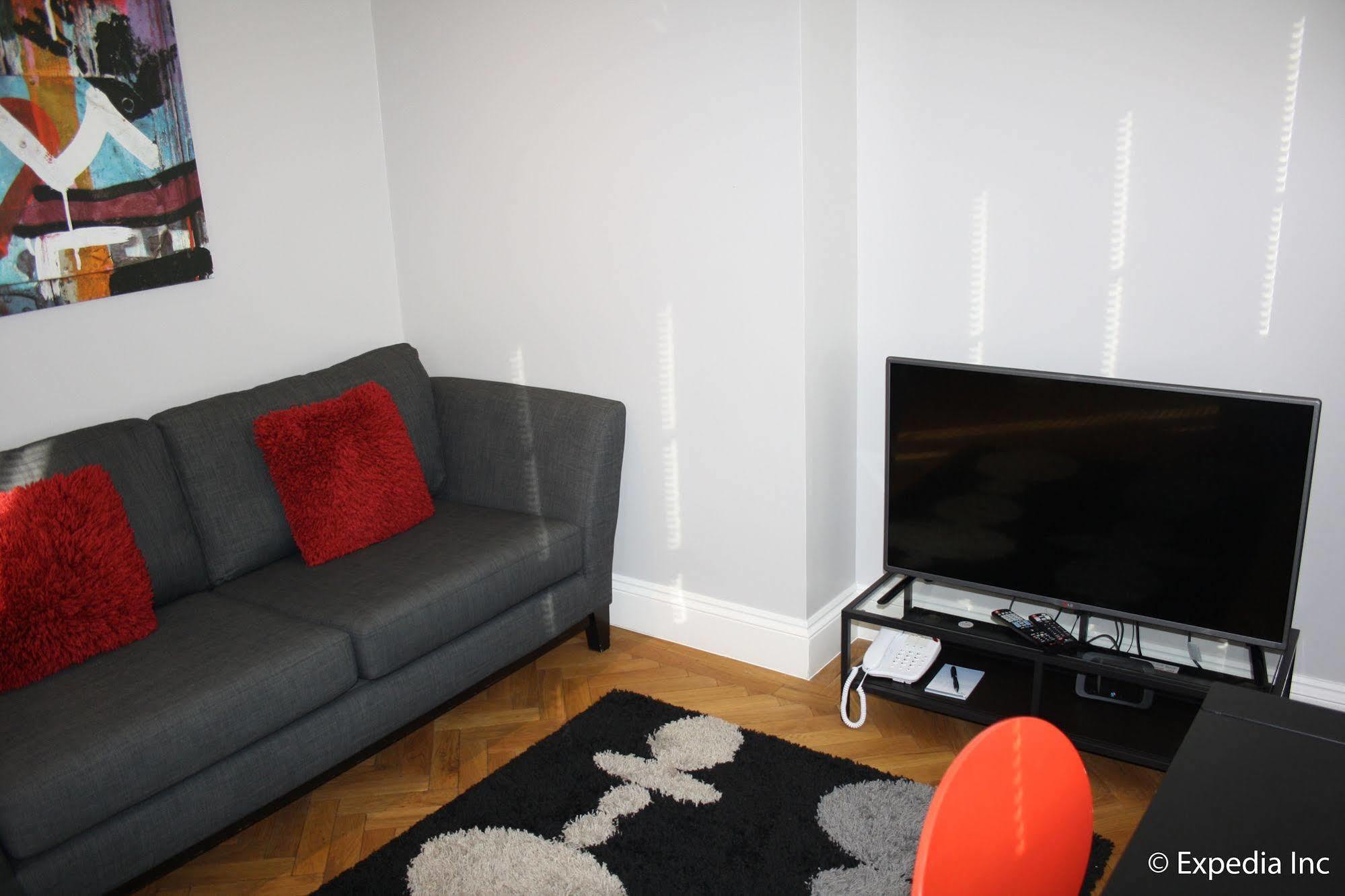 Barons Court Queens Club By Viridian Apartments London Exteriör bild