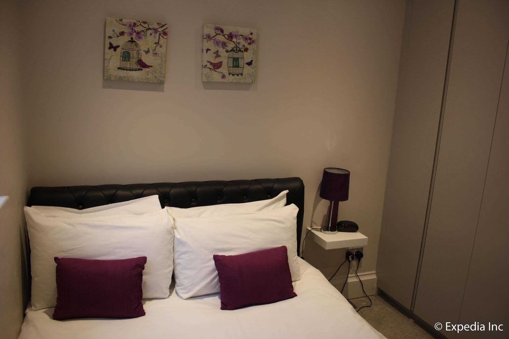 Barons Court Queens Club By Viridian Apartments London Exteriör bild